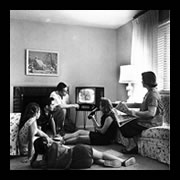 Family watch TV in 1985